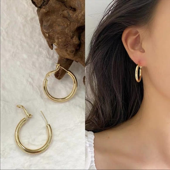NINA 18K Gold Plated Hoop Earrings - Picture 3 of 5